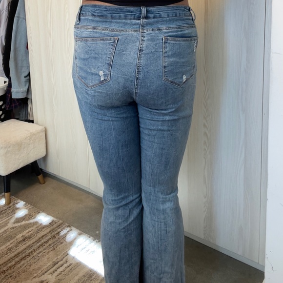 Fashion To Figure Jeans - Picture 3 of 5